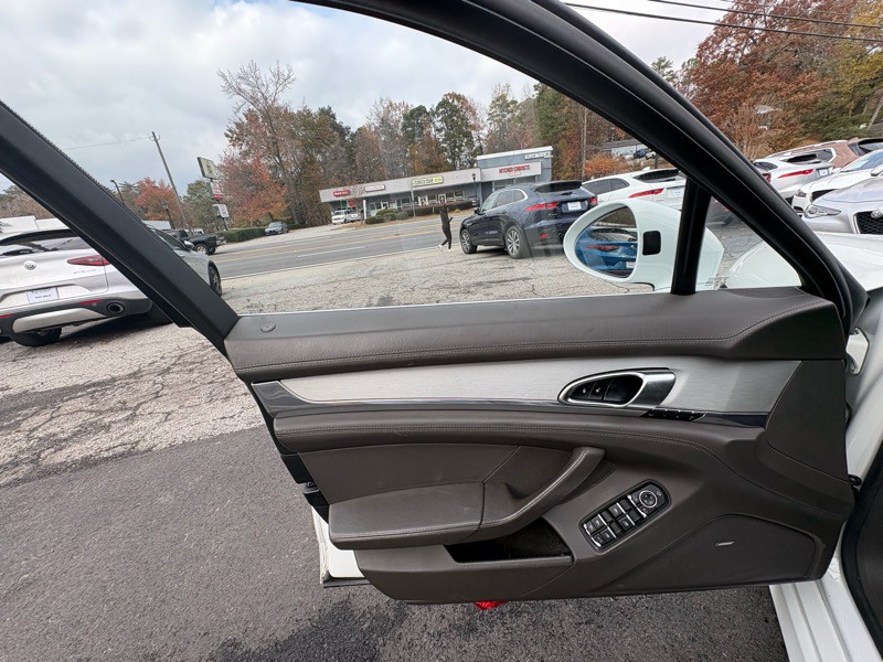 2014 Porsche Panamera Image 23