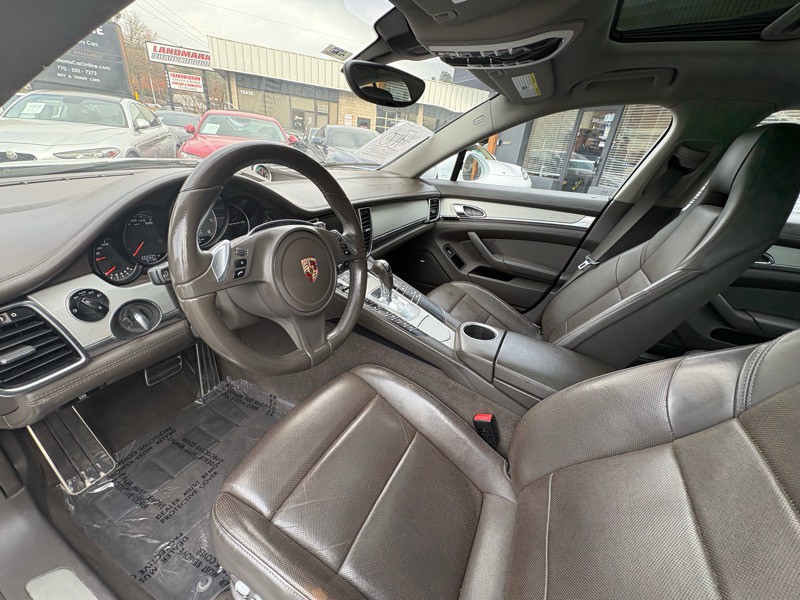 2014 Porsche Panamera Image 24