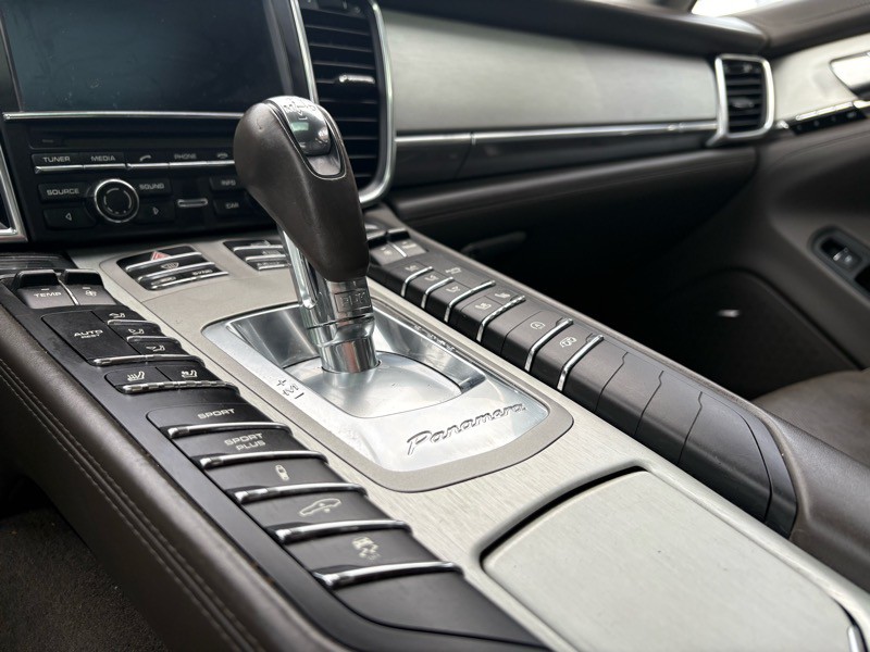 2014 Porsche Panamera Image 29