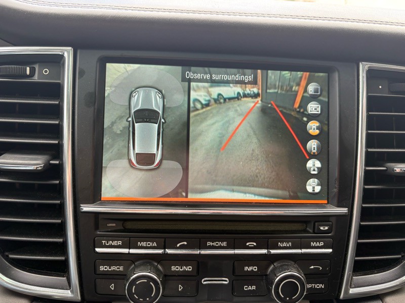 2014 Porsche Panamera Image 34