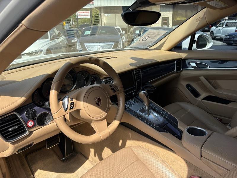2012 Porsche Panamera Image 16