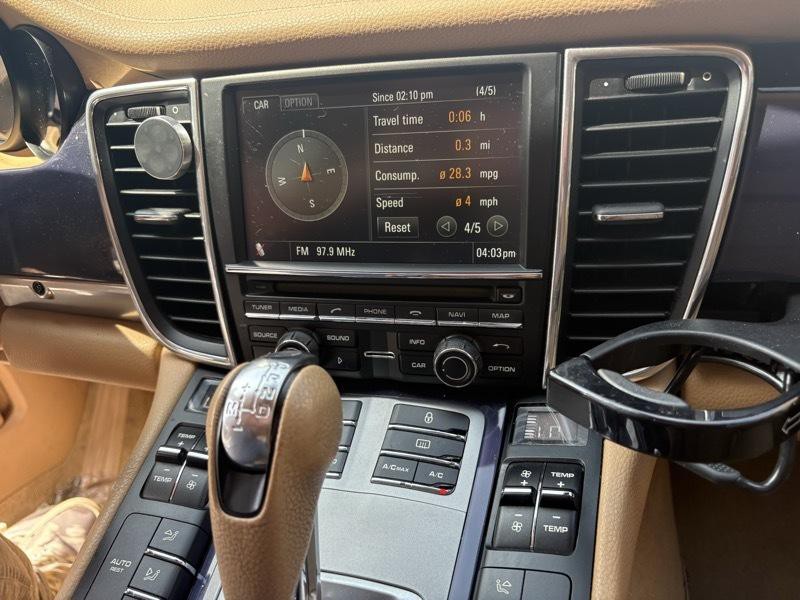 2012 Porsche Panamera Image 20
