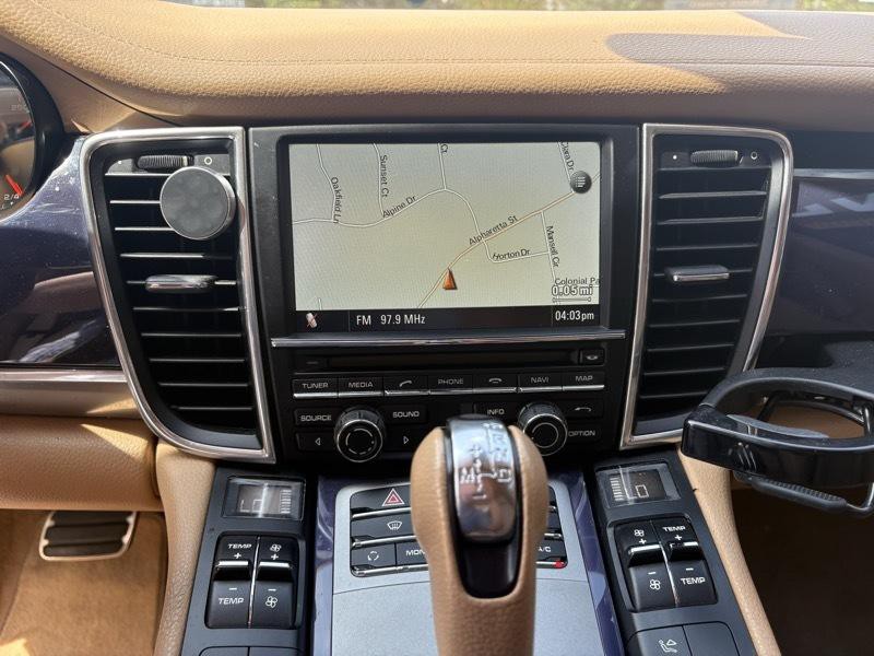 2012 Porsche Panamera Image 21