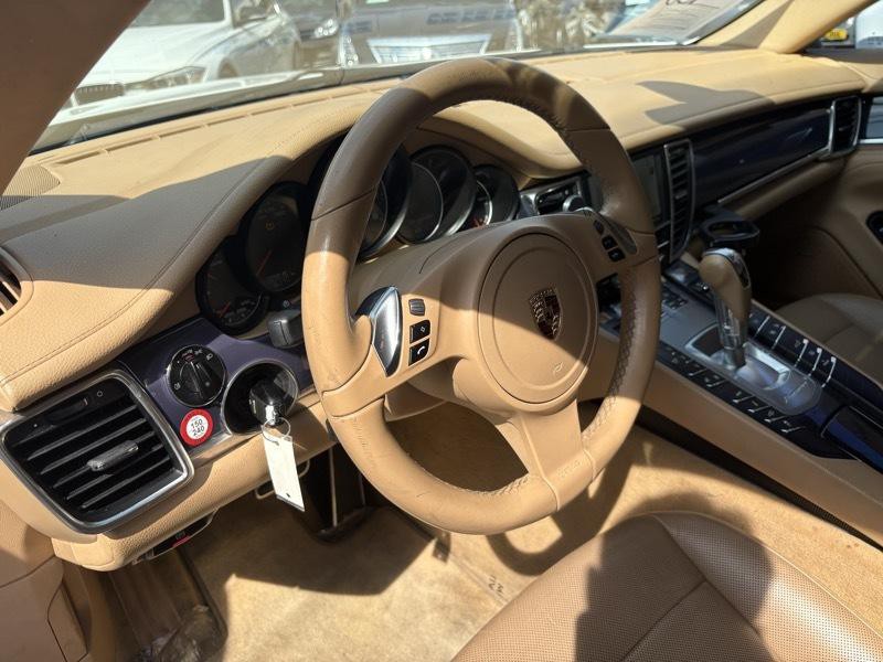 2012 Porsche Panamera Image 23