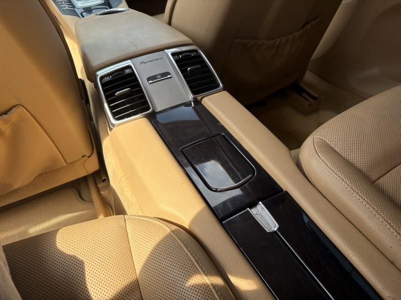 2012 Porsche Panamera Image 29