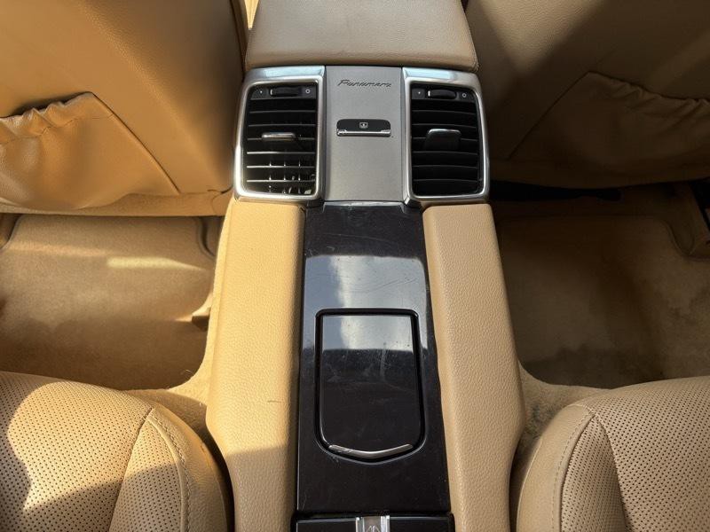 2012 Porsche Panamera Image 30