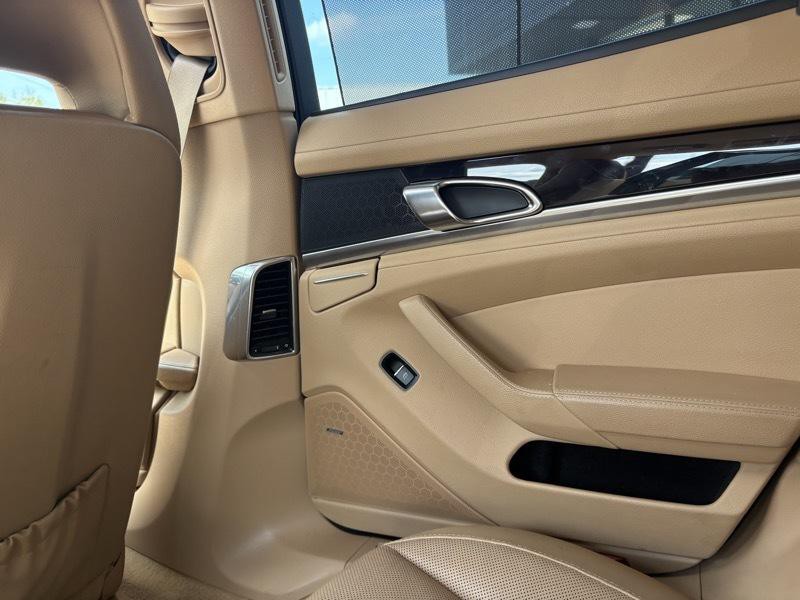 2012 Porsche Panamera Image 31