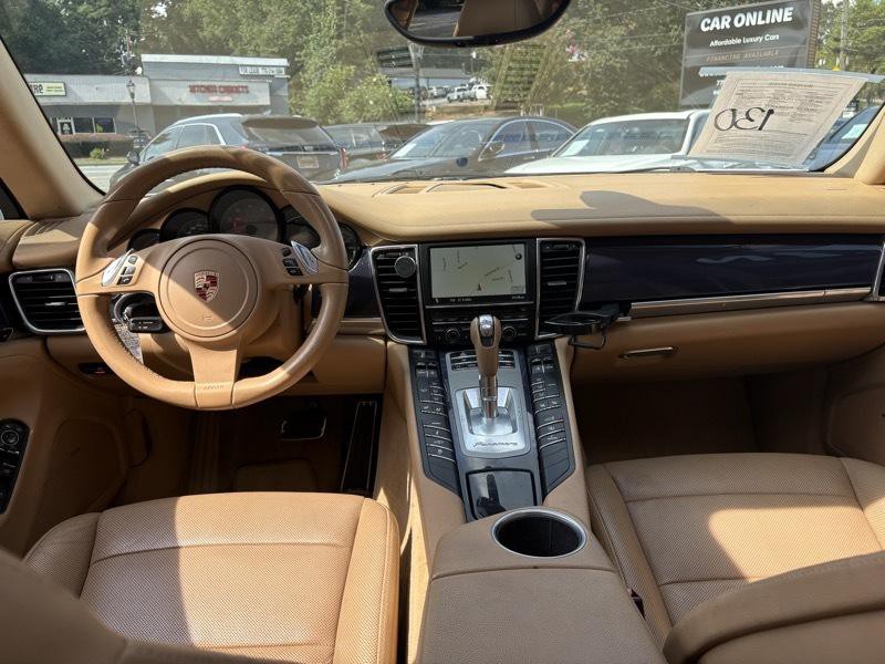 2012 Porsche Panamera Image 32