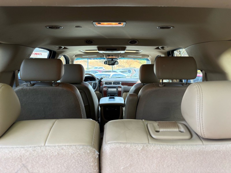 2010 Chevrolet Tahoe Image 28