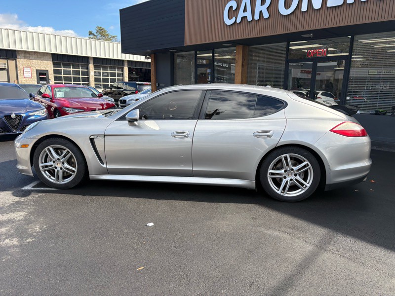 2012 Porsche Panamera Image 8