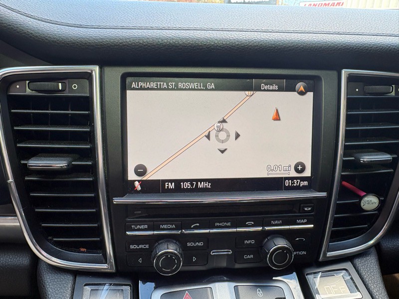 2012 Porsche Panamera Image 14