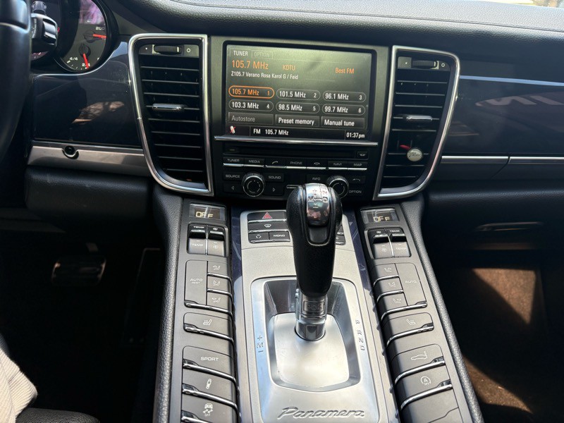 2012 Porsche Panamera Image 17
