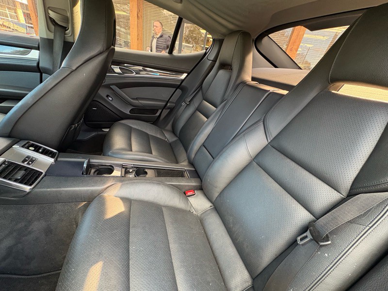 2012 Porsche Panamera Image 25