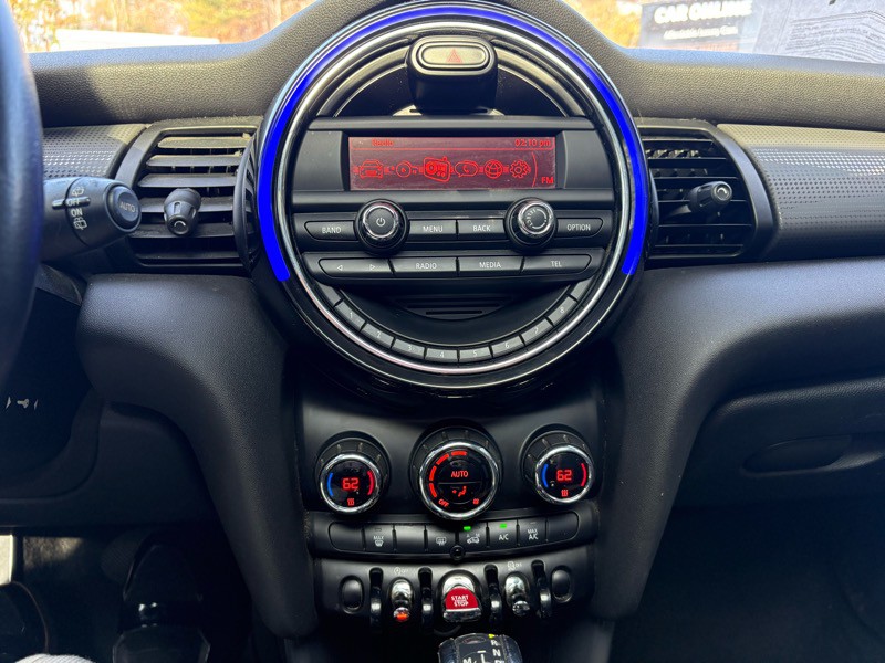 2016 MINI Cooper Image 9