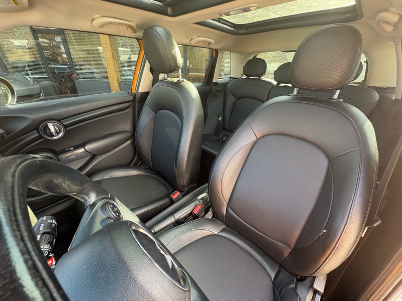 2016 MINI Cooper Image 18