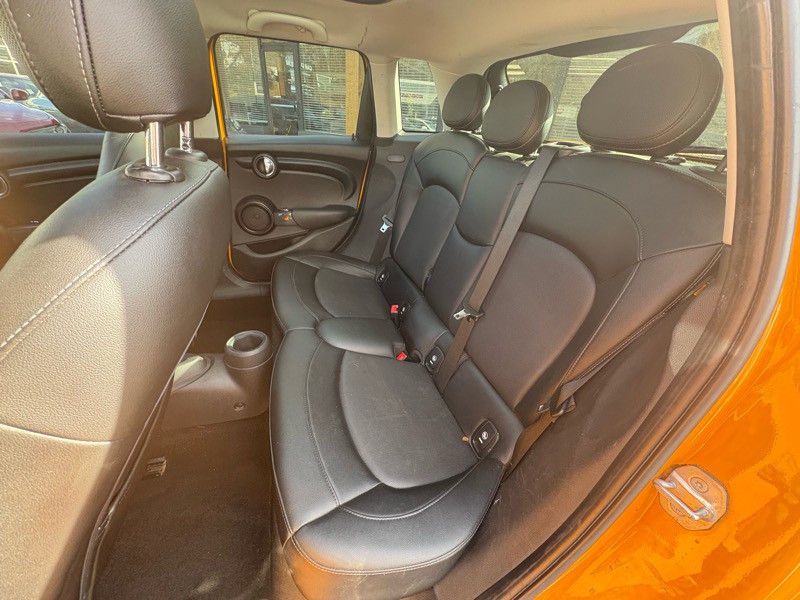 2016 MINI Cooper Image 26