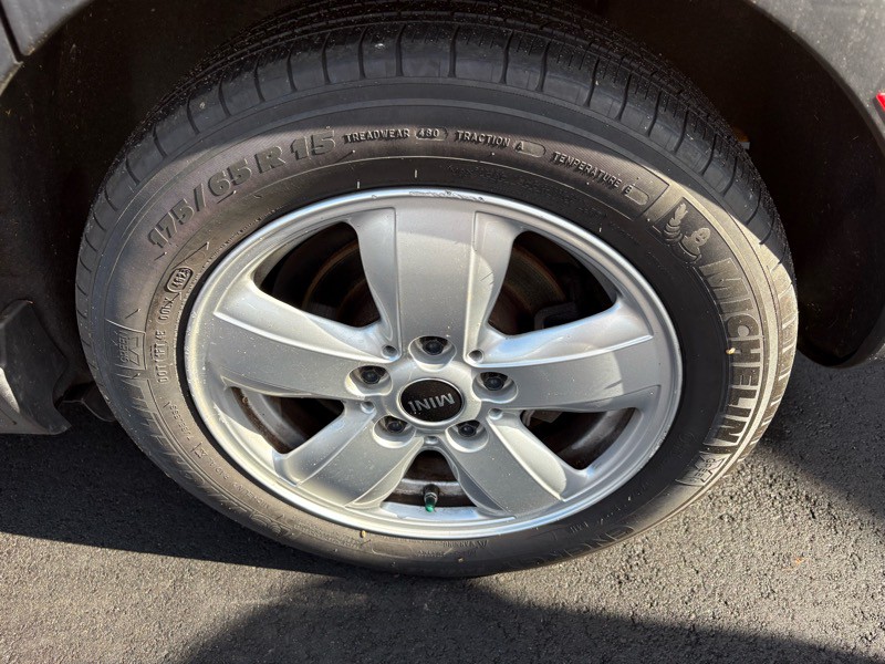 2016 MINI Cooper Image 30