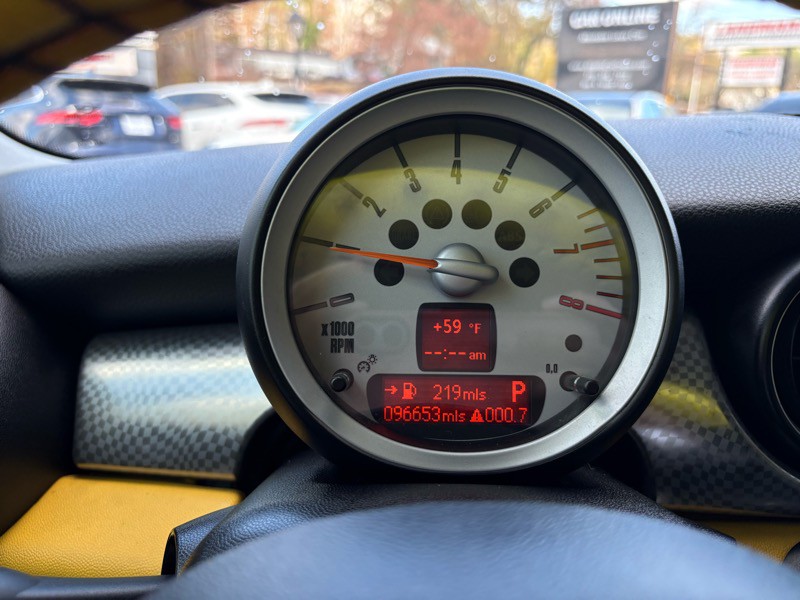2007 MINI Cooper Image 11