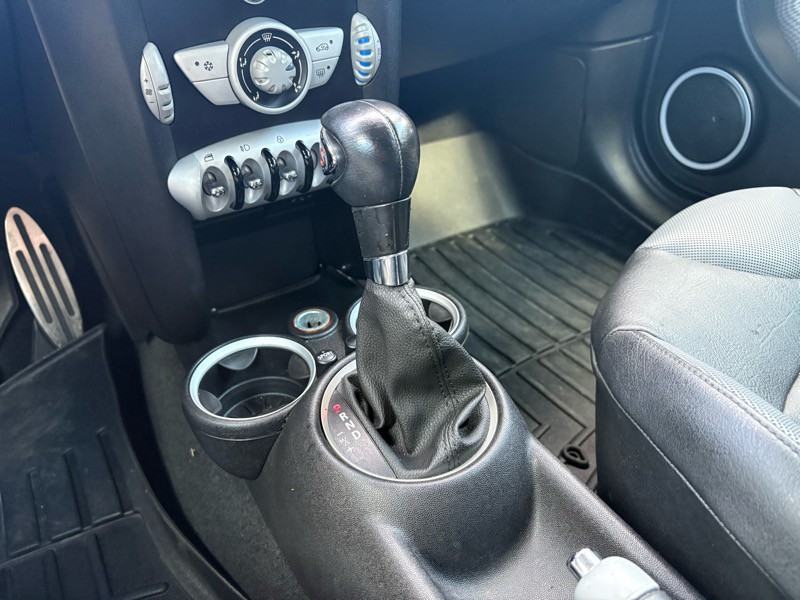 2007 MINI Cooper Image 14