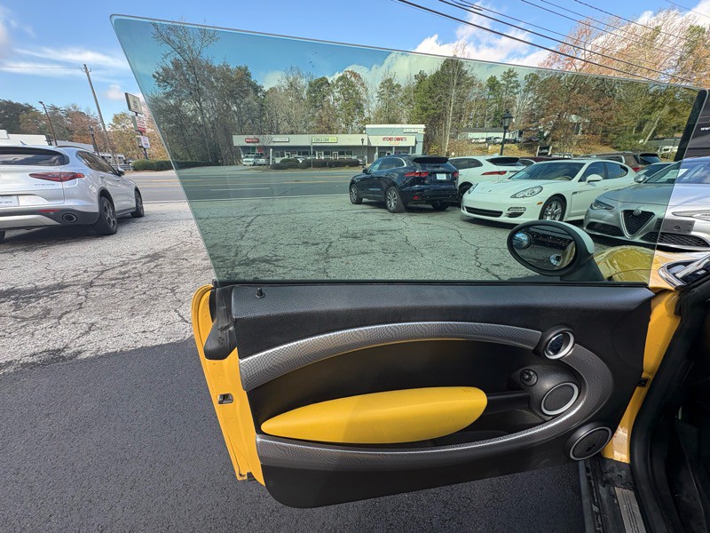 2007 MINI Cooper Image 17