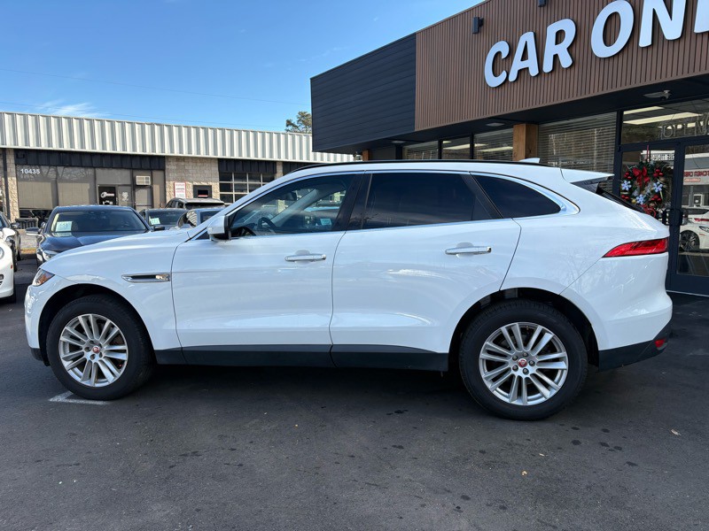 2017 Jaguar F-PACE Image 8