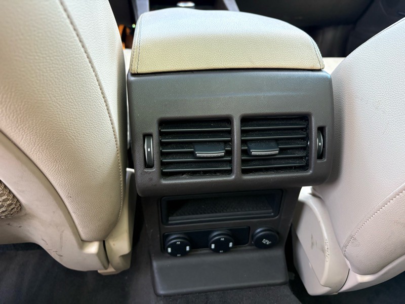 2017 Jaguar F-PACE Image 13