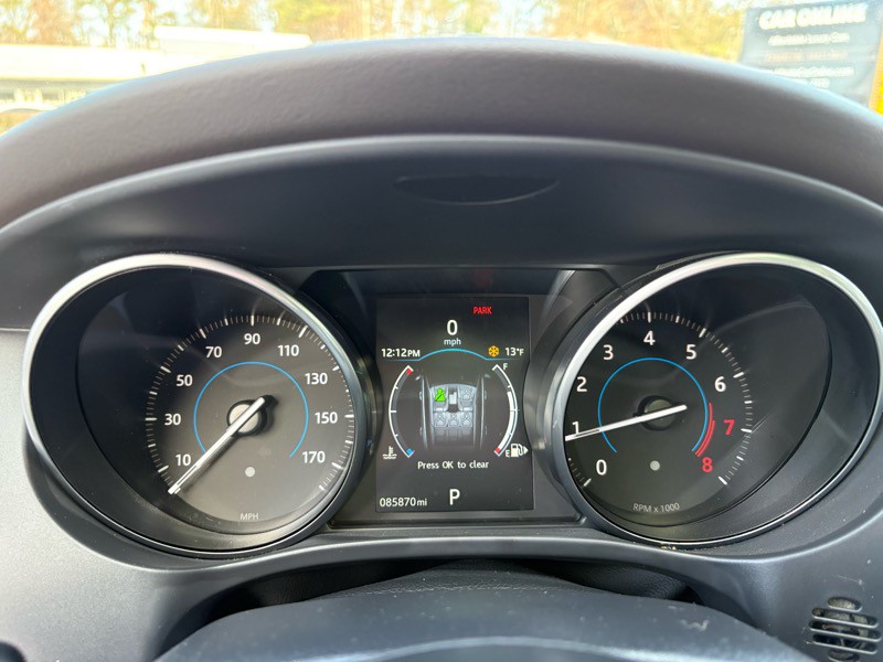 2017 Jaguar F-PACE Image 15