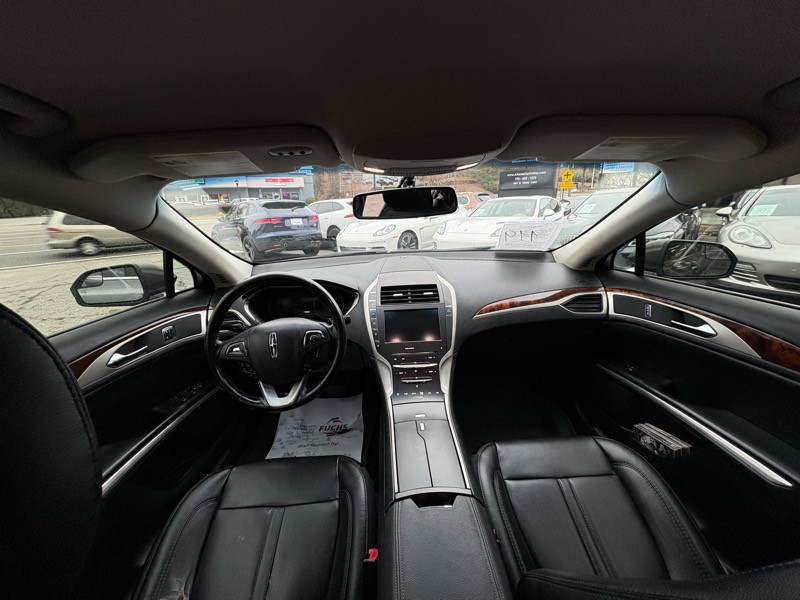 2016 Lincoln MKZ Image 10