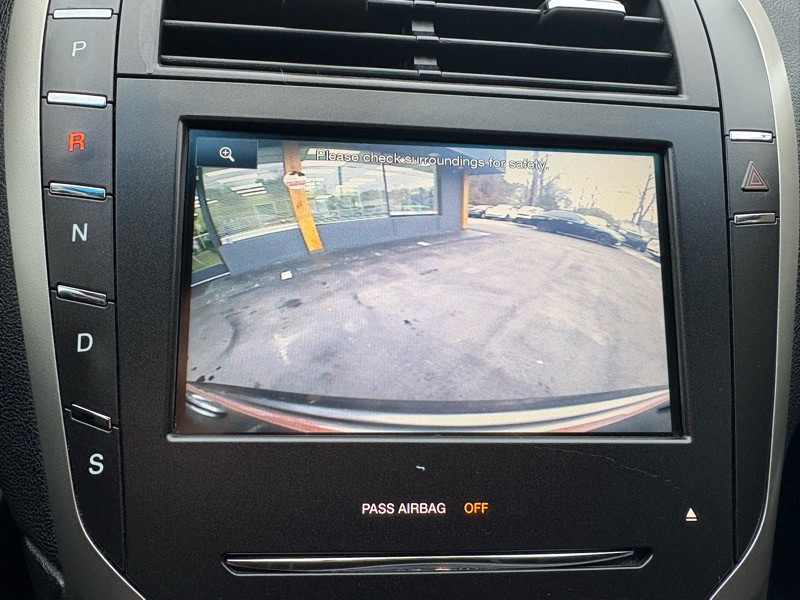 2016 Lincoln MKZ Image 11