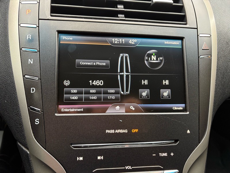 2016 Lincoln MKZ Image 12