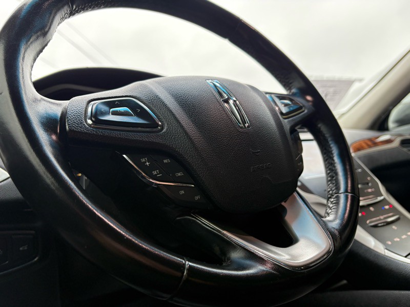 2016 Lincoln MKZ Image 17