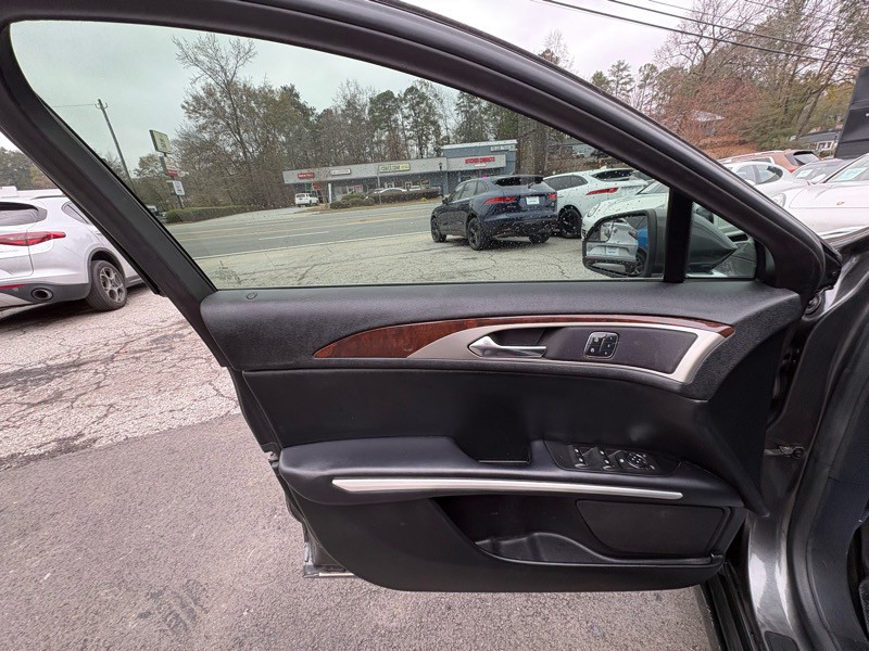 2016 Lincoln MKZ Image 18