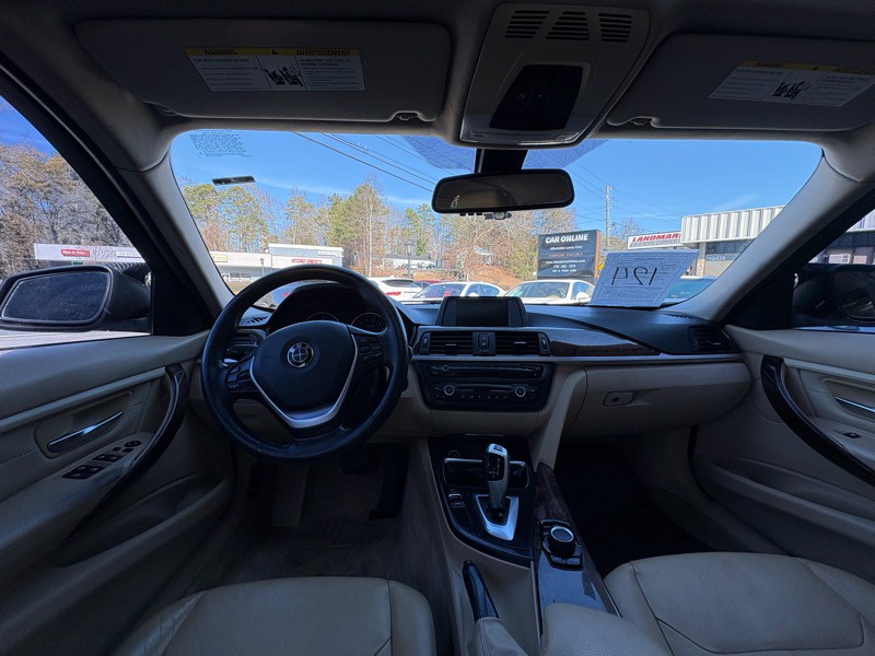 2014 BMW 3 Series Image 9