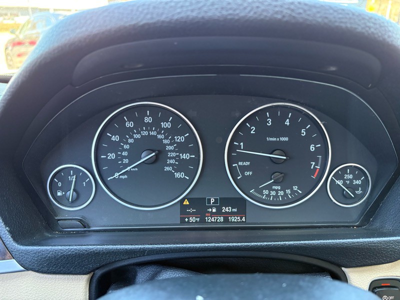 2014 BMW 3 Series Image 10