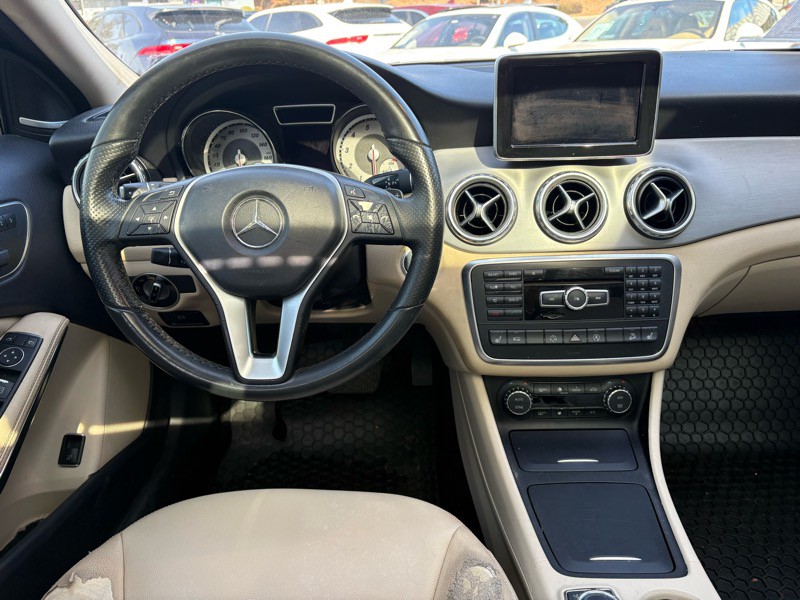 2015 Mercedes-Benz GLA-Class Image 9