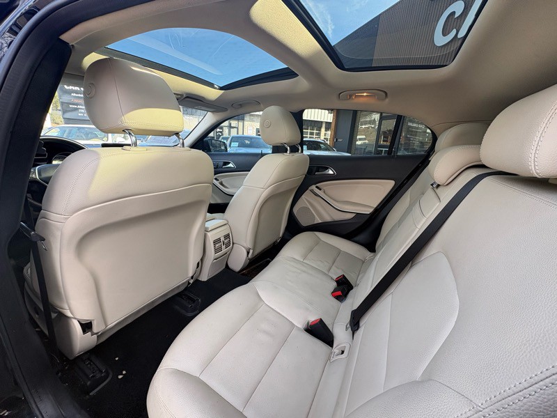 2015 Mercedes-Benz GLA-Class Image 25