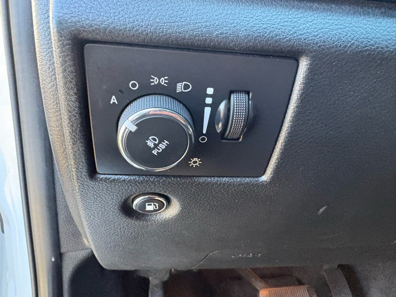 2015 Jeep Grand Cherokee Image 24