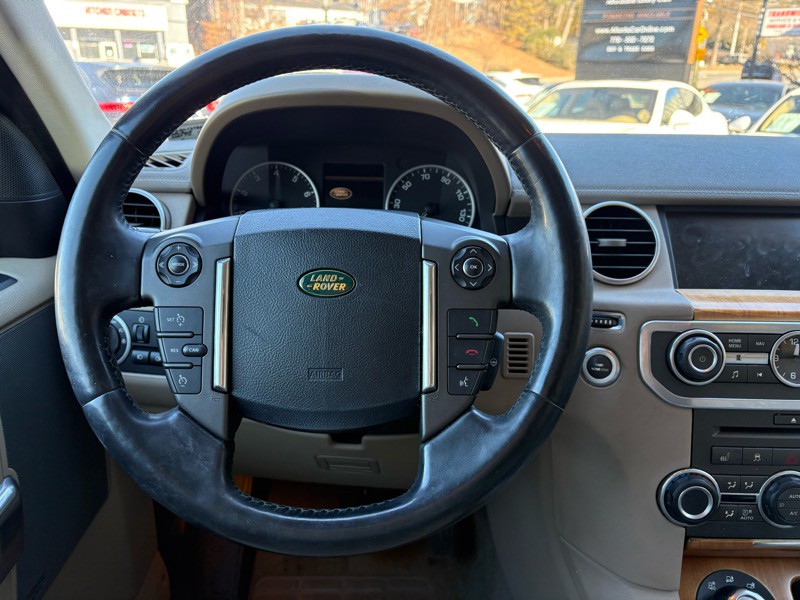 2010 Land Rover LR4 Image 9