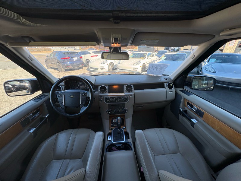 2010 Land Rover LR4 Image 13