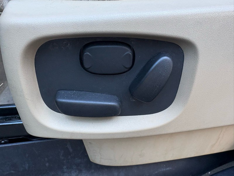 2010 Land Rover LR4 Image 20