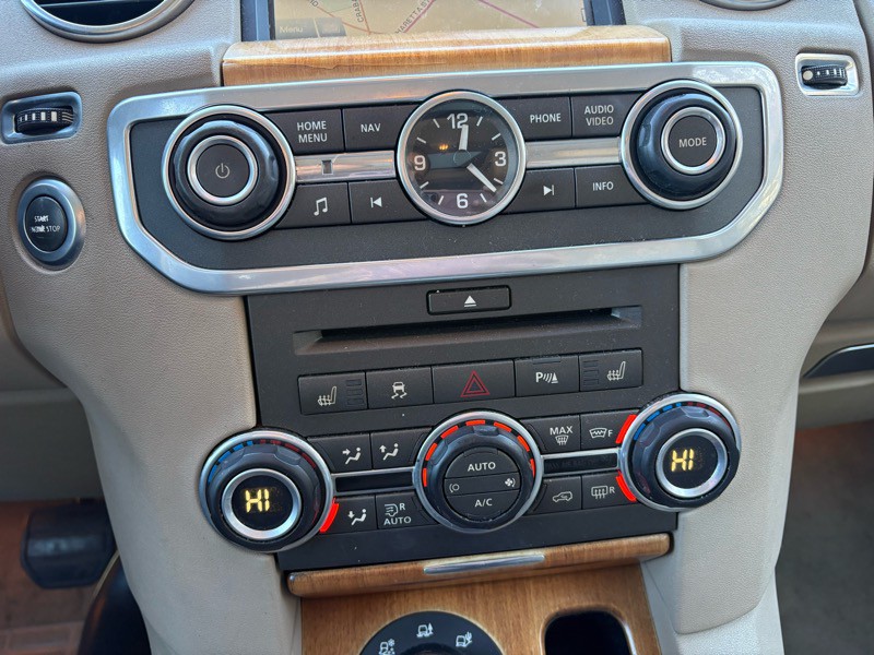 2010 Land Rover LR4 Image 23