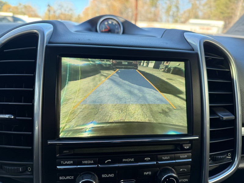 2014 Porsche Cayenne Image 8