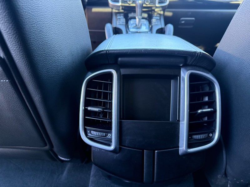 2014 Porsche Cayenne Image 13