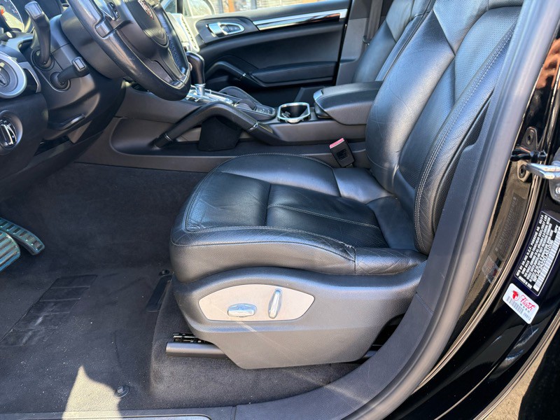 2014 Porsche Cayenne Image 18