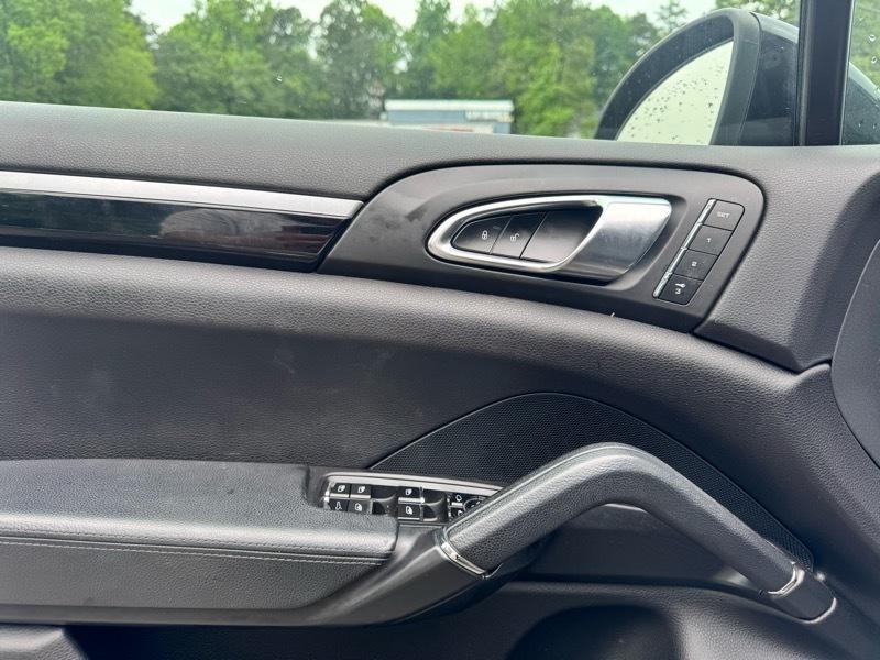 2014 Porsche Cayenne Image 13