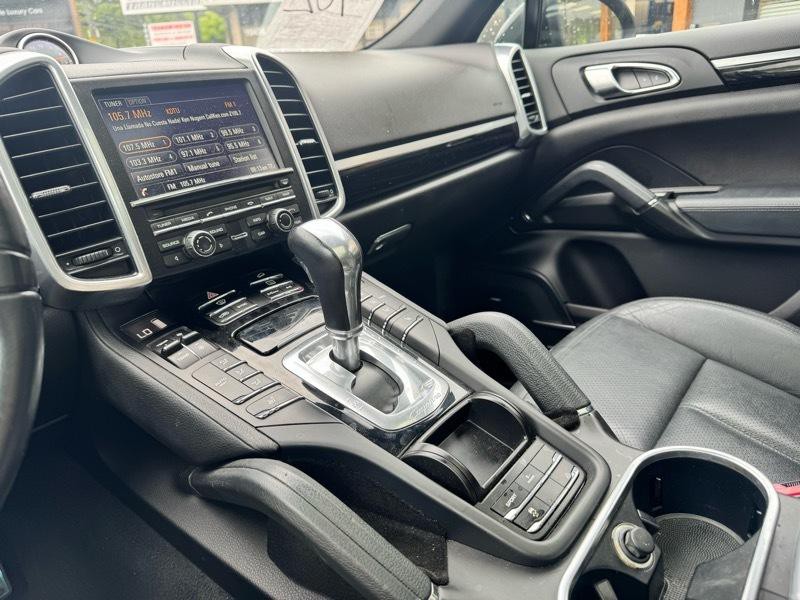 2014 Porsche Cayenne Image 16