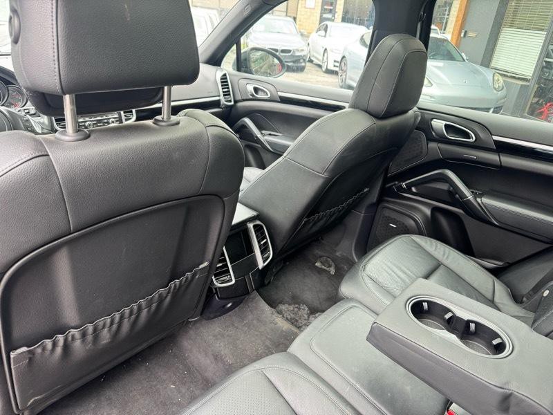 2014 Porsche Cayenne Image 25