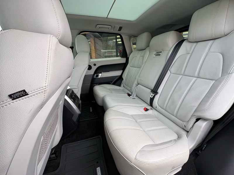 2016 Land Rover Range Rover Sport Image 17