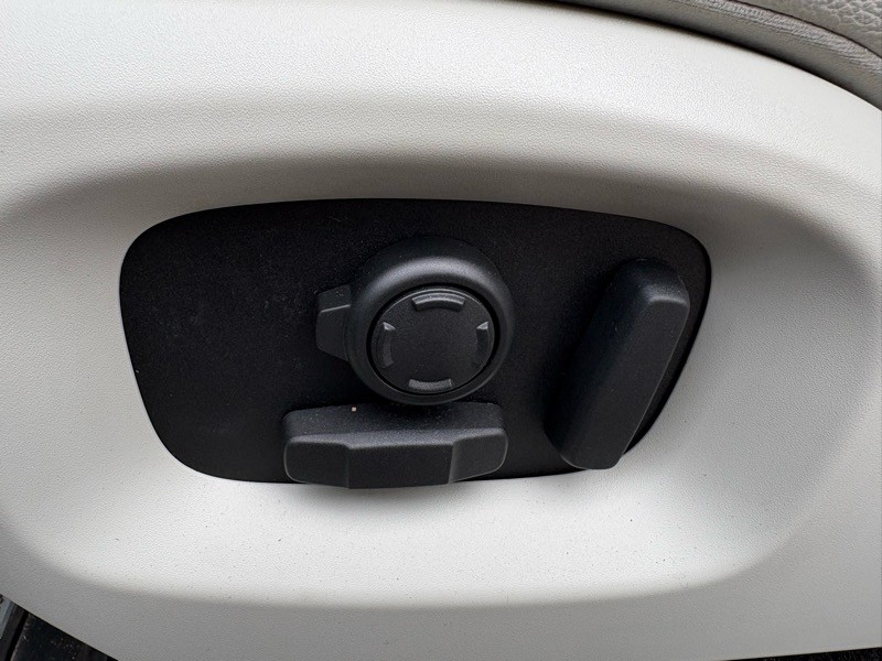 2016 Land Rover Range Rover Sport Image 26