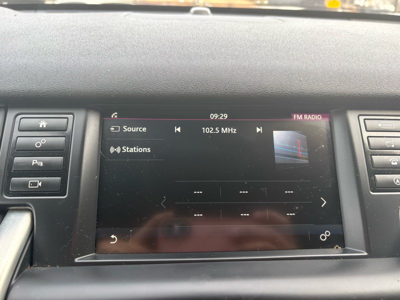 2016 Land Rover Discovery Sport Image 14